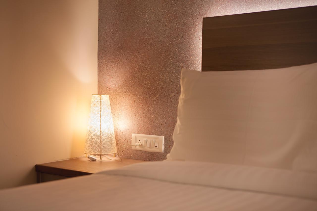 Comfy Luxury Hotel Бангалор Номер фото
