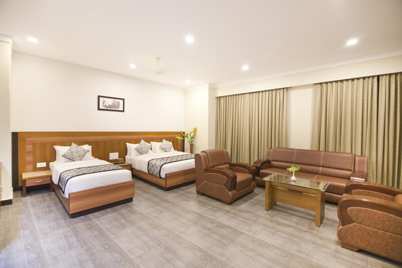 Comfy Luxury Hotel Бангалор Экстерьер фото