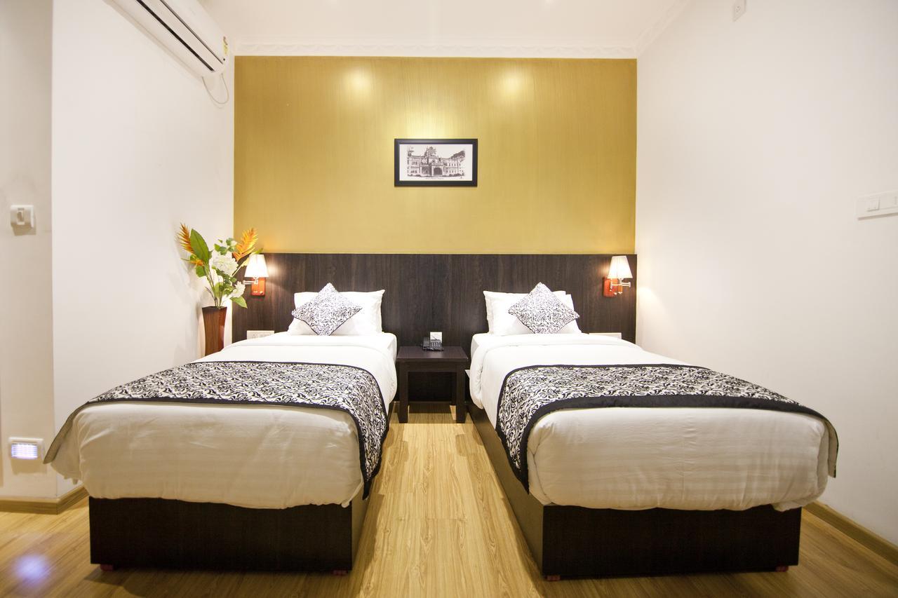 Comfy Luxury Hotel Бангалор Экстерьер фото