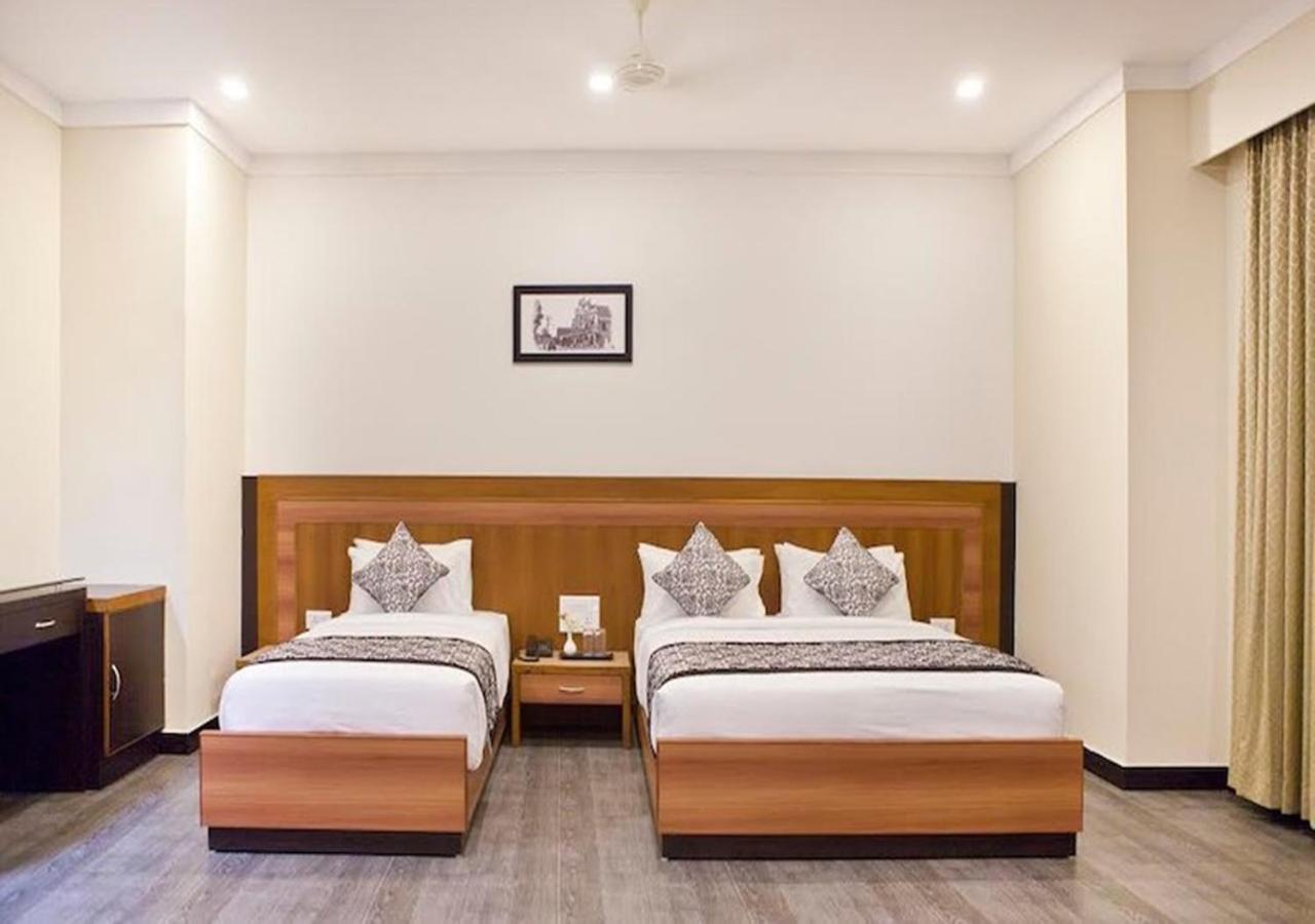 Comfy Luxury Hotel Бангалор Экстерьер фото