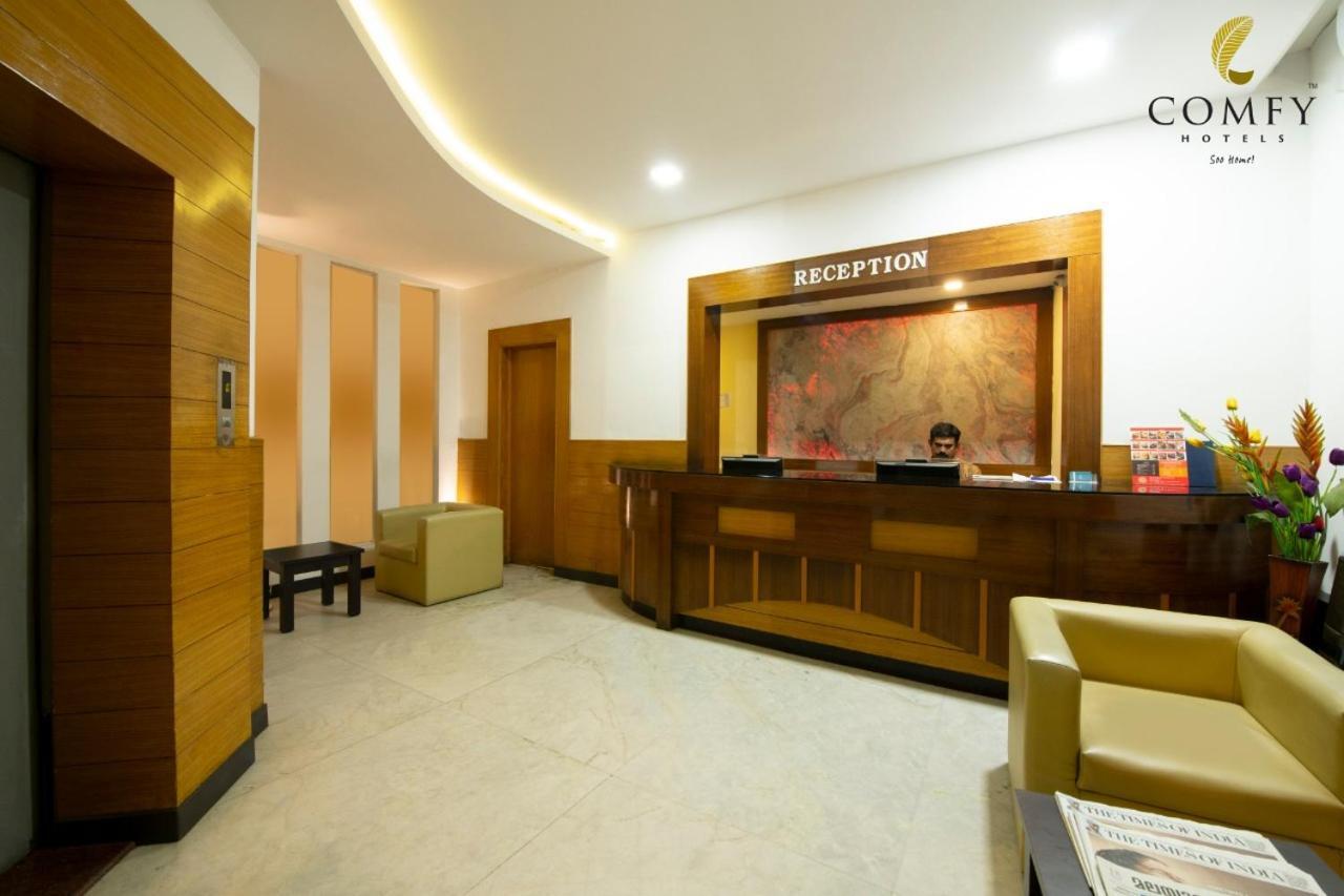Comfy Luxury Hotel Бангалор Экстерьер фото
