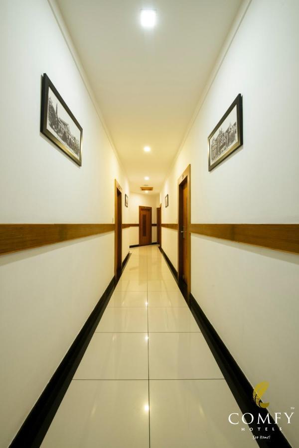 Comfy Luxury Hotel Бангалор Экстерьер фото