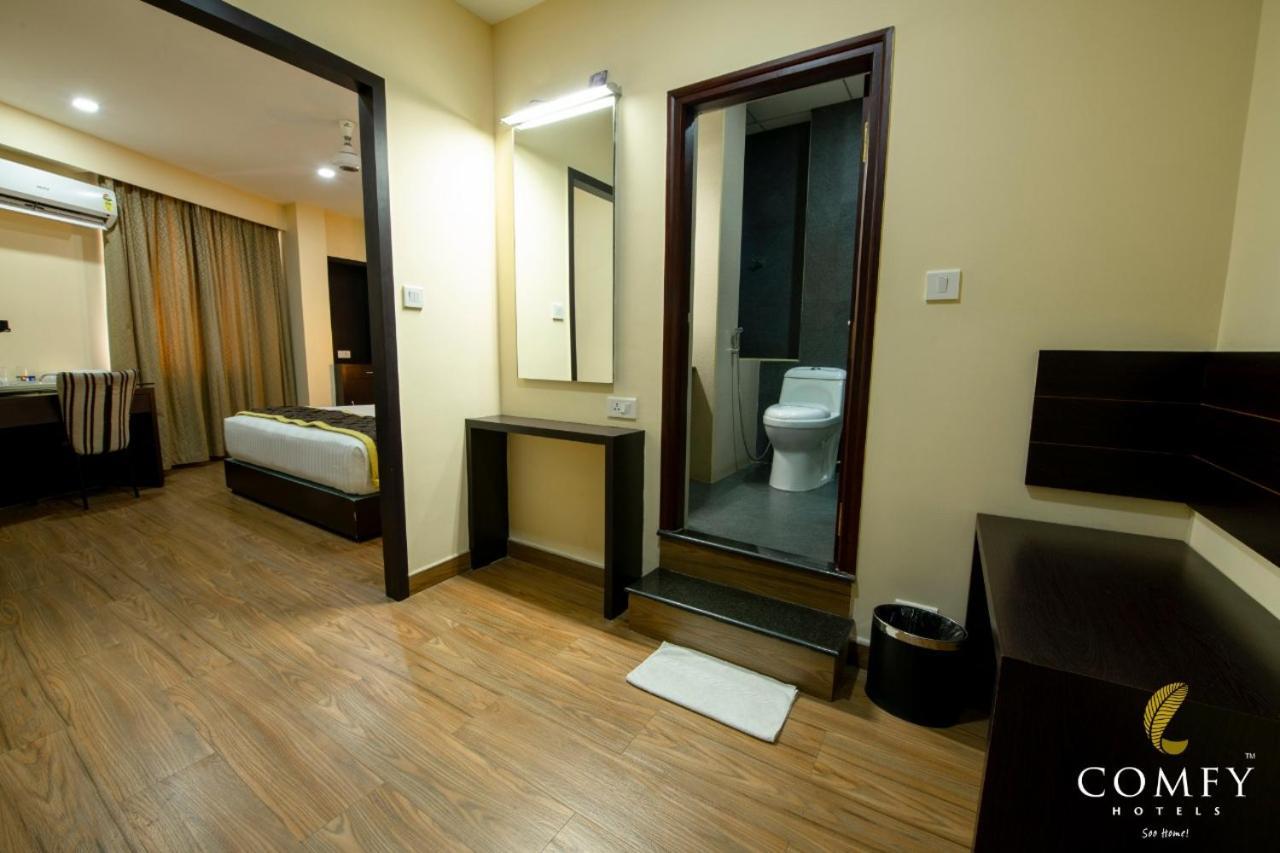 Comfy Luxury Hotel Бангалор Экстерьер фото