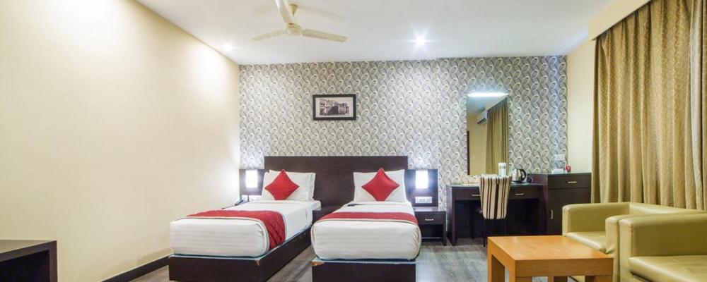 Comfy Luxury Hotel Бангалор Экстерьер фото